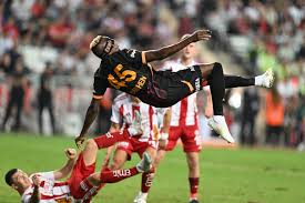 Osimhen's impressive attempt vs. Ronaldo's record-breaking overhead kick 